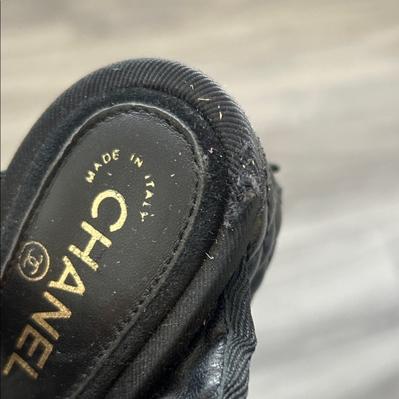 CHANEL Black Quilted Mules with Chain Detail - Picture 12 of 14